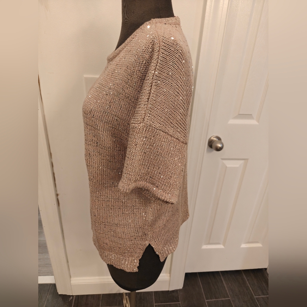 Short sleeve lightweight sequin sweater size Medium - Picture 4 of 9